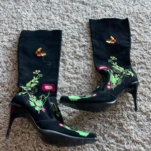 Embroidered Suede boots